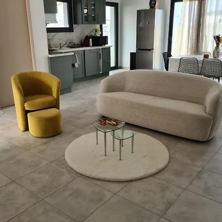 Dom wakacyjny Bright House In For 8 People *