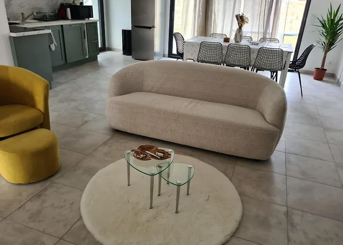Bright House In For 8 People * Pezens