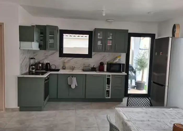 Bright House In For 8 People Pezens