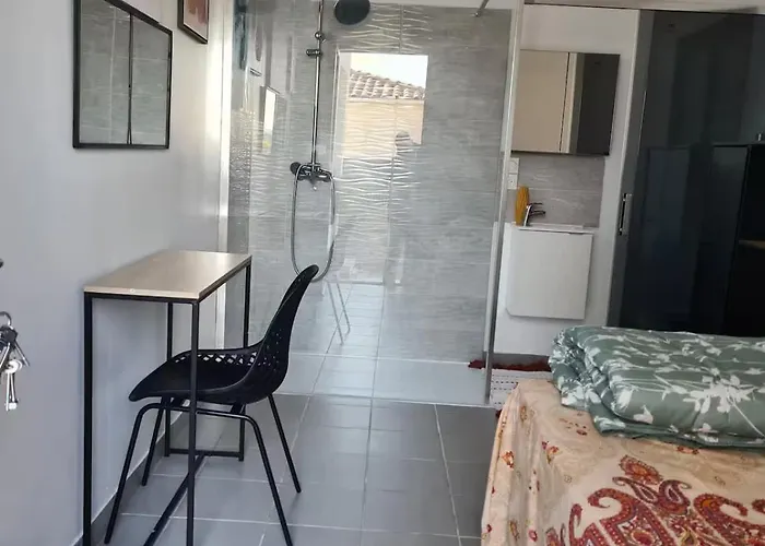 Bright House In For 8 People Pezens
