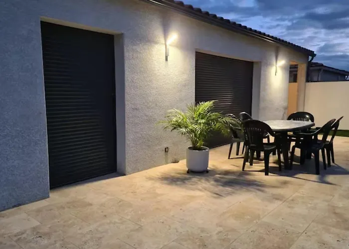 Σπίτι διακοπών Bright House In For 8 People *